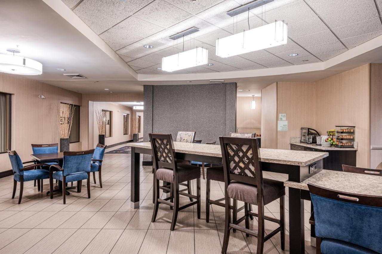 Holiday Inn - Terre Haute By Ihg Экстерьер фото